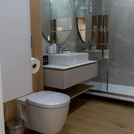 Mohost Urban 2 - Modern Retreat By The Mountains Appartamento Braşov