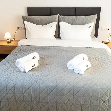 Appartamento Mohost Urban 2 - Modern Retreat By The Mountains *