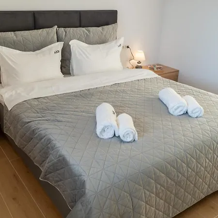 Mohost Urban 2 - Exquisite Mountain View Retreat
