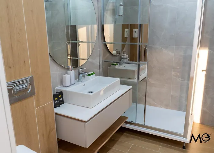 Apartment Mohost Urban 2 - Modern Retreat By The Mountains