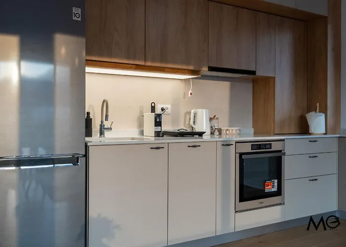 Mohost Urban 2 - Modern Retreat By The Mountains Apartment