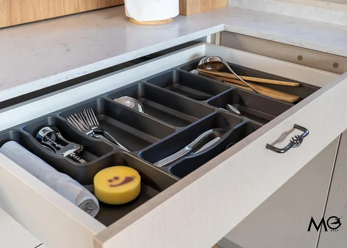 Mohost Urban 2 - Modern Retreat By The Mountains