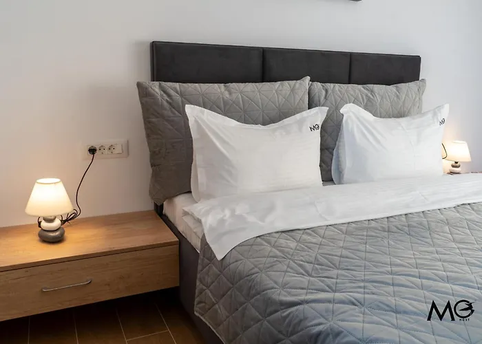 Mohost Urban 2 - Modern Retreat By The Mountains Apartment