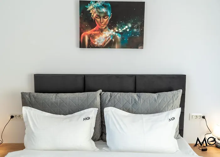 Mohost Urban 2 - Modern Retreat By The Mountains Апартаменти *